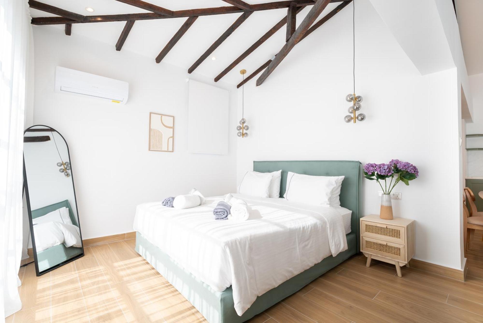 Loft Centrale Пафос Екстериор снимка