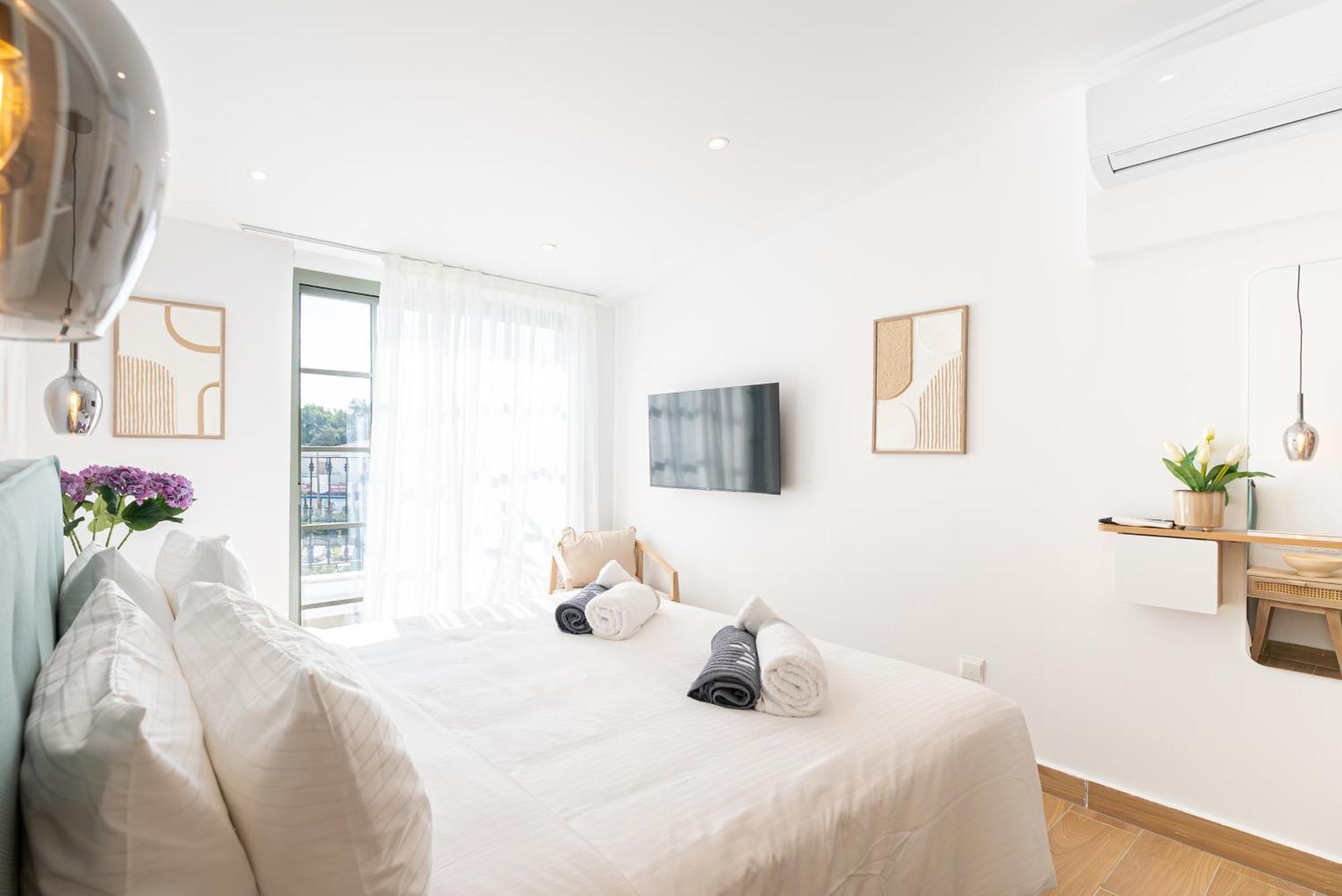 Loft Centrale Пафос Екстериор снимка