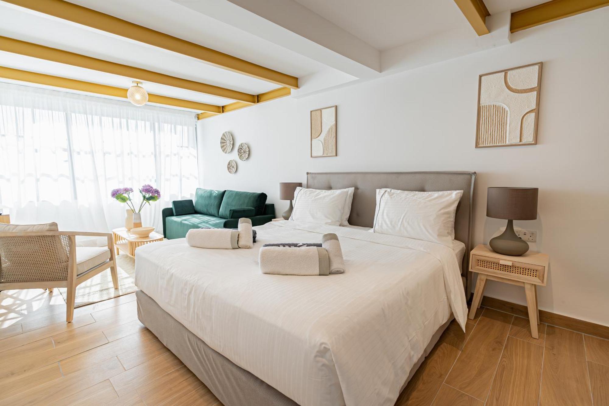 Loft Centrale Пафос Екстериор снимка